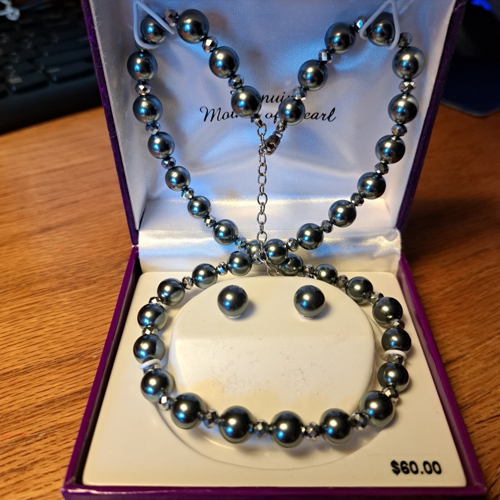 Dark Gray  Mother of Pearl‎ & Simulated Crystal Necklace & Earring Set NIB